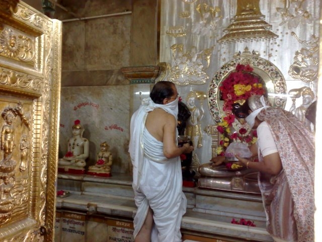 מקדש ג'ייני במומביי,הודו-אופק עולמי,צילום דוד נתנאל--Ofek-Olami-Jane shrine,Mombai India