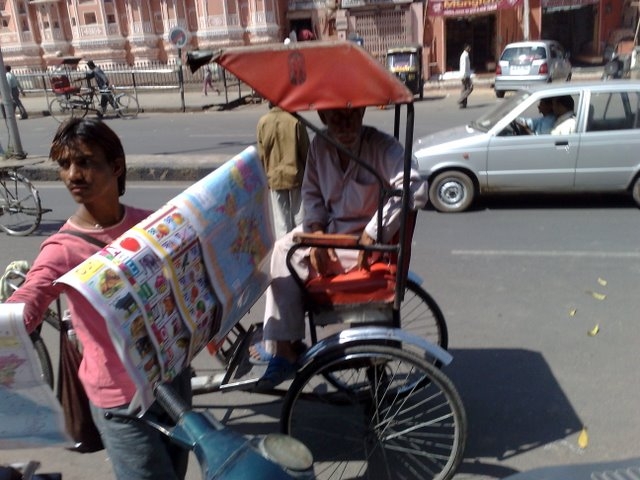 ריקשת אופניים כלי תחבורה נפוץ בהודו-אופק עולמי,צילום דוד נתנאל -Ricksha,a popular transportatin in India-Ofek-Olami
