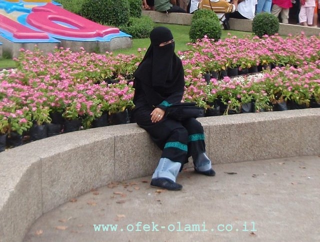 אשה מוסלמית בתאילנד -אופק עולמי,צילום דוד נתנאל -Muslim woman in Thailand -Ofek- Olami
