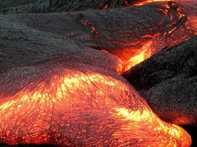 מגמה -חומר סלעי מותך -אופק עולמי -Magma -molten rock -Ofek-Olami