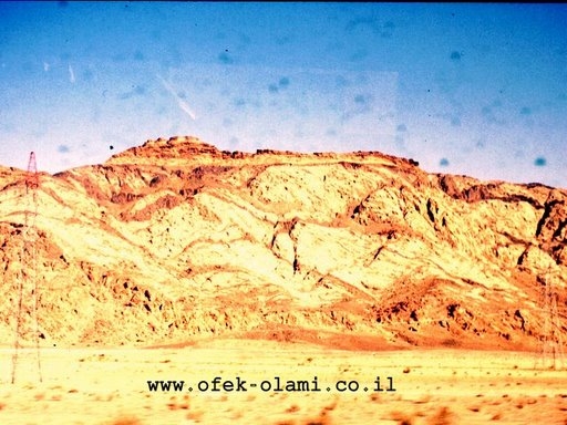 סילים-מחדר וולקני בהרי ואדי רם שבירדן בדרך לפטרה-אופק עולמי,צילום דוד נתנאל- Sils in Wadi Ram Jordan -Ofek-Olami