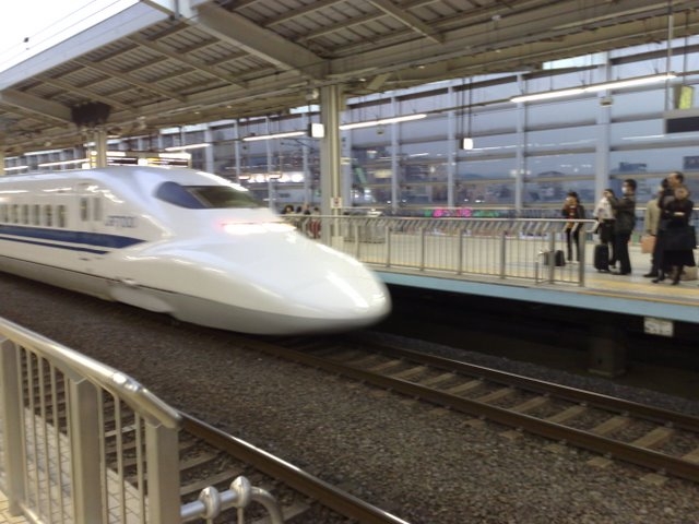 רכבת השינקאנסן ביפאן -מסלול י אופק עולמי,צילום דוד נתנאל - Shinkasen train,Japan -Ofek-Olami