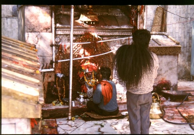 אופק עולמי,צילום דוד נתנאל- טקס האכלת האלה קאלי Ofek-Olami-feeding the godess Kali practice