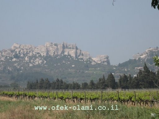 לה בו דה פרובנס,מבט אל הצוק מדרום.אופק עולמי,צילום דוד נתנאל-Le baux de Provence-Ofek-Olami