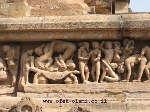 המקדשים האירוטיים בקאג'ראהו עוד אחד מסמליה של הודו -אופק עולמי,צילום דוד נתנאל -Erotic Shrines India -ofek -Olami