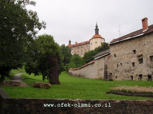 מצודת העיר בשקופיה לוקה,סלובניה.אופק עולמי,צילום דוד נתנאל -Skofja Loka Castel slovenia -Ofek-Olami