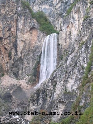 מפל בוקה, הגבוה במפלי סלובניה-אופק עולמי,צילום דוד נתנאל -Boka waterfall,Slovenia -ofek-Olami