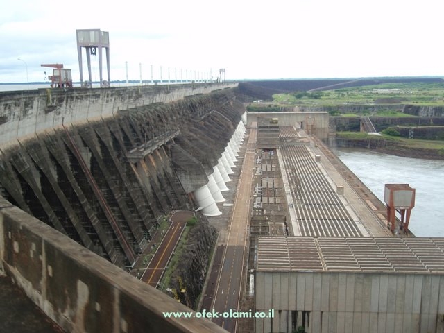 תחנת הכח ההידרואלקטרית של איטייפו-אופק עולמי,צילום דוד נתנאל - Ofek 0lami -The hydroelctric power station of Itaipu
